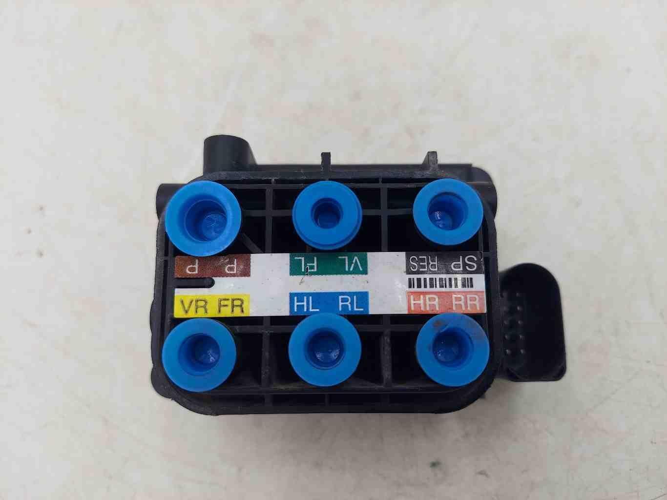 16-19 MERCEDES W166 GLE63S AMG AIR RIDE AIRMATIC SUSPENSION SUPPLY VALVE BLOCK