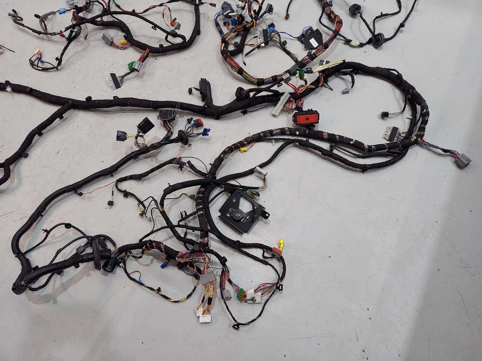 2024 ASTON MARTIN DB12 VOLANTE CHASSIS FRAME WIRE HARNESS *NOTE