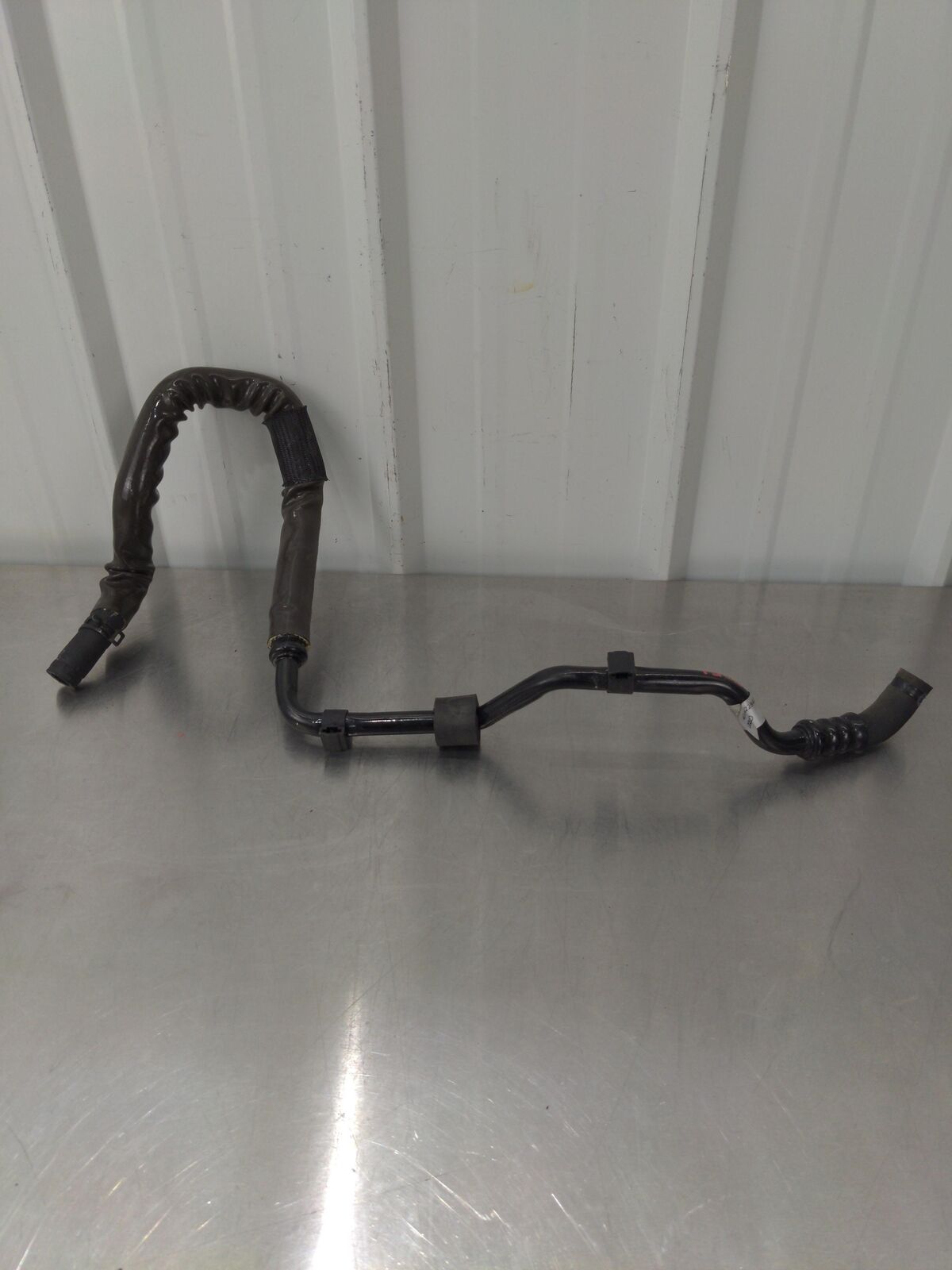 2009 Audi R8 Power Steering Hose Line Pipe 420422843E