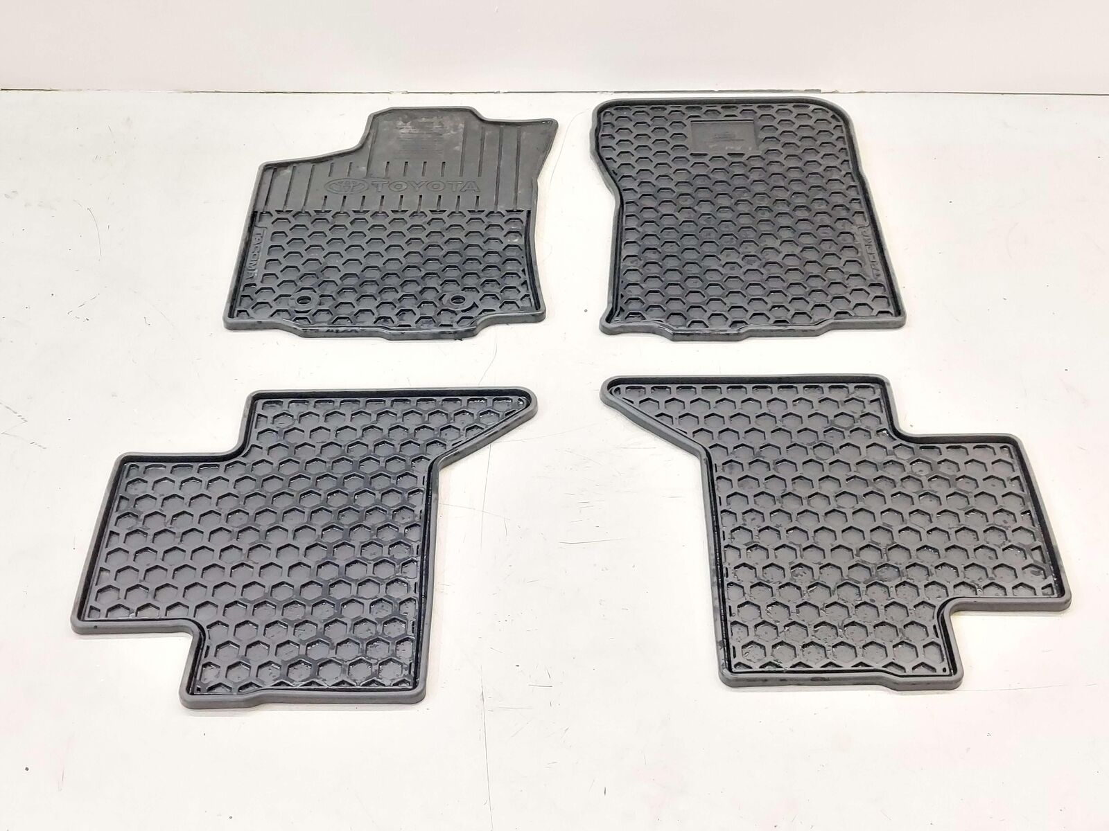 2017 TOYOTA TACOMA REAR FLOOR MAT OEM RUBBER SET & CREW CAB PU320-3516A-P1 OEM