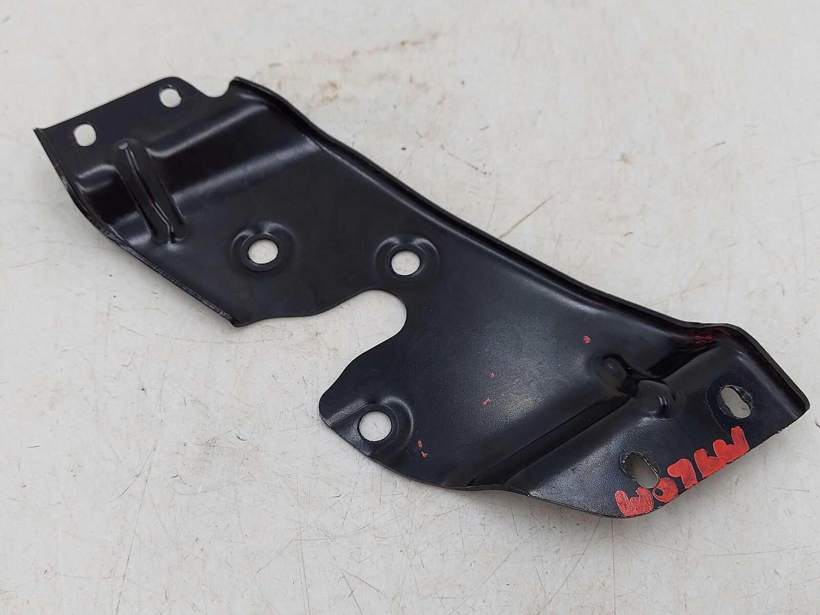 2018 Mclaren 570s LH Left Door Latch Bracket 13A5481CP