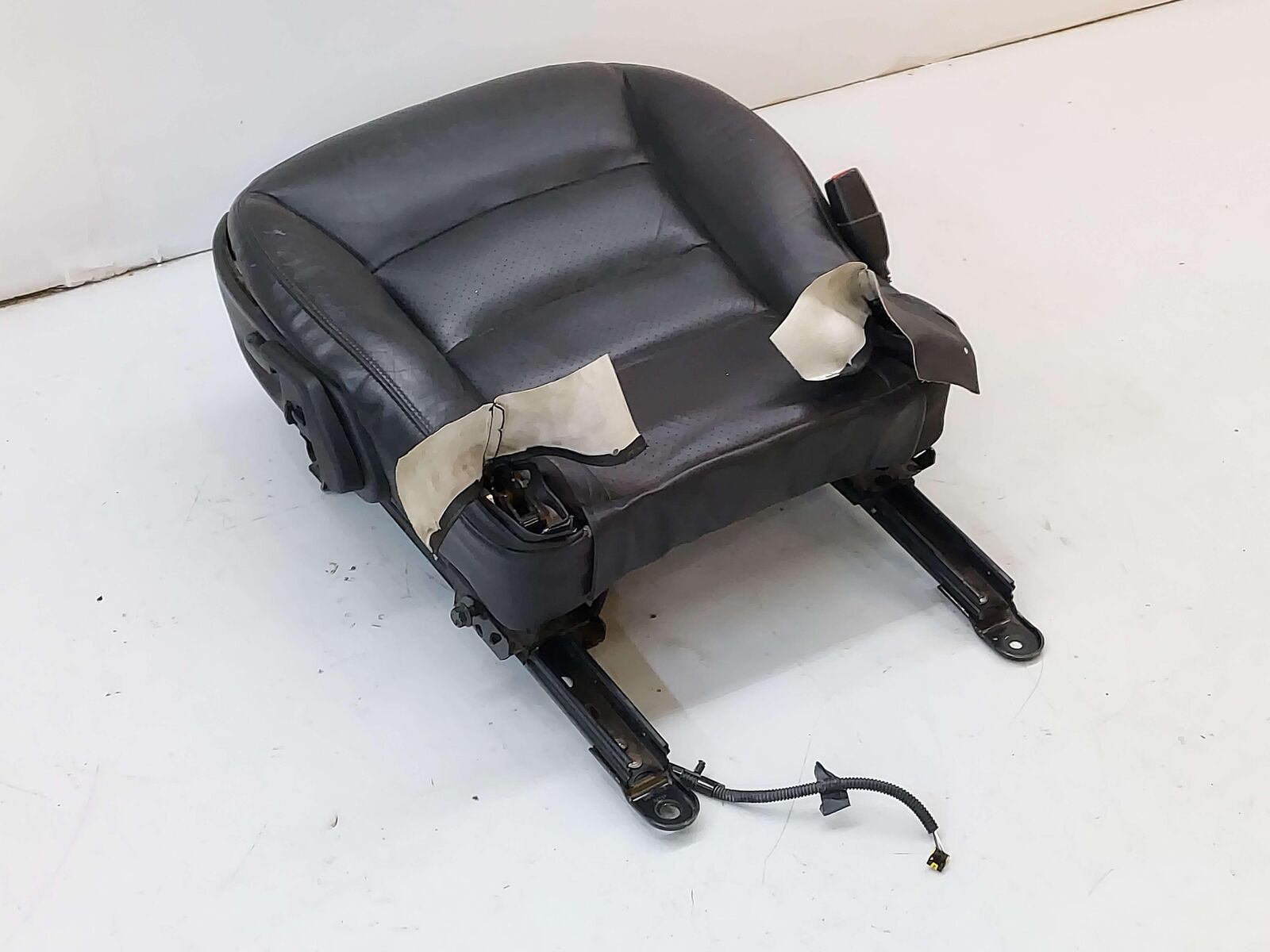 07-11 CHEVY CORVETTE FRONT LH LEFT SEAT BASE W/ CUSHION BLACK LEATHER *NOTES*