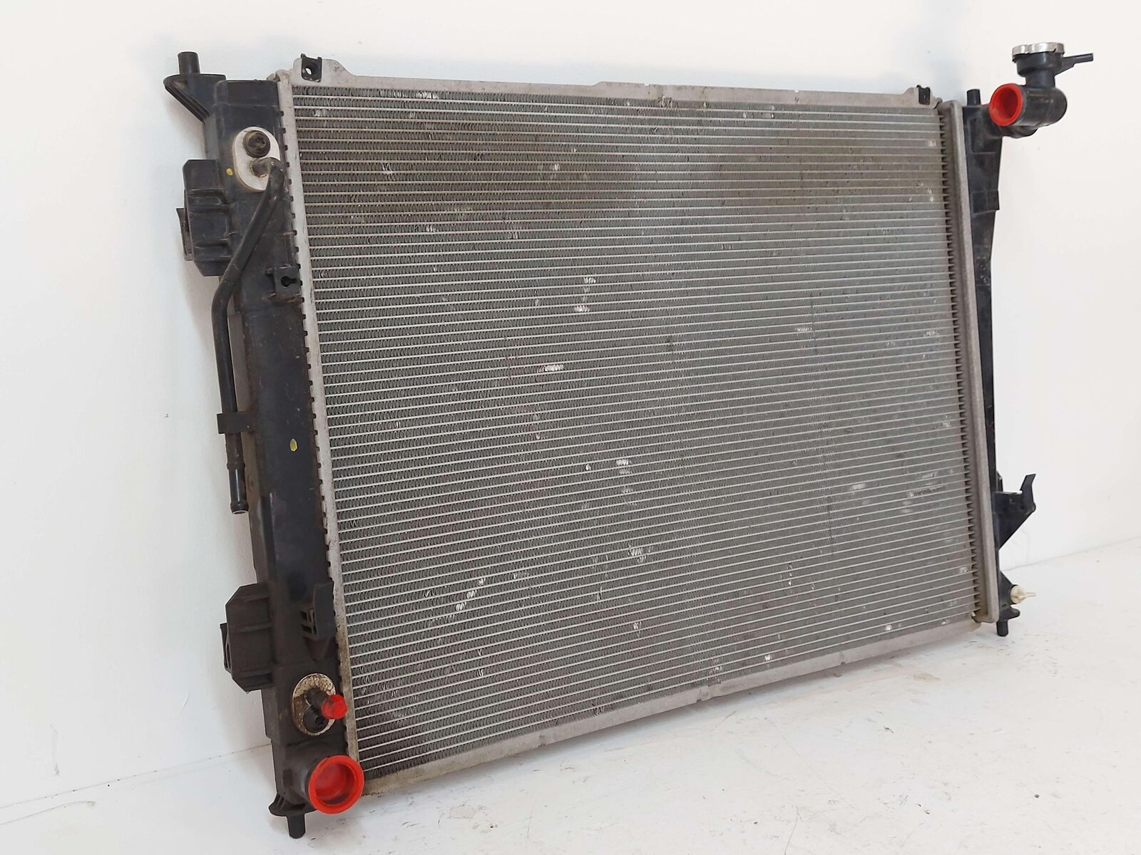 11-13 HYUNDAI SONATA COOLANT RADIATOR 2.4L AT AUTO 253103Q500 *FINS BENT*