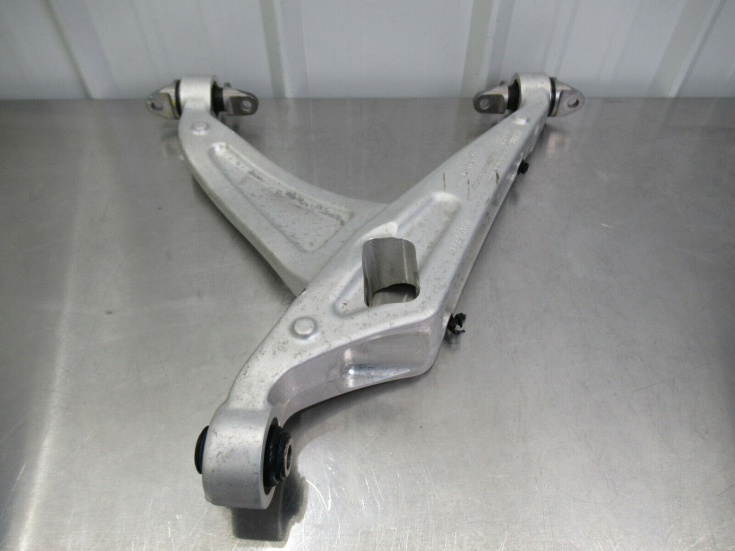 T020 2016 16 MCLAREN 570S LH LEFT REAR LOWER CONTROL ARM UNDER 1000 MILES