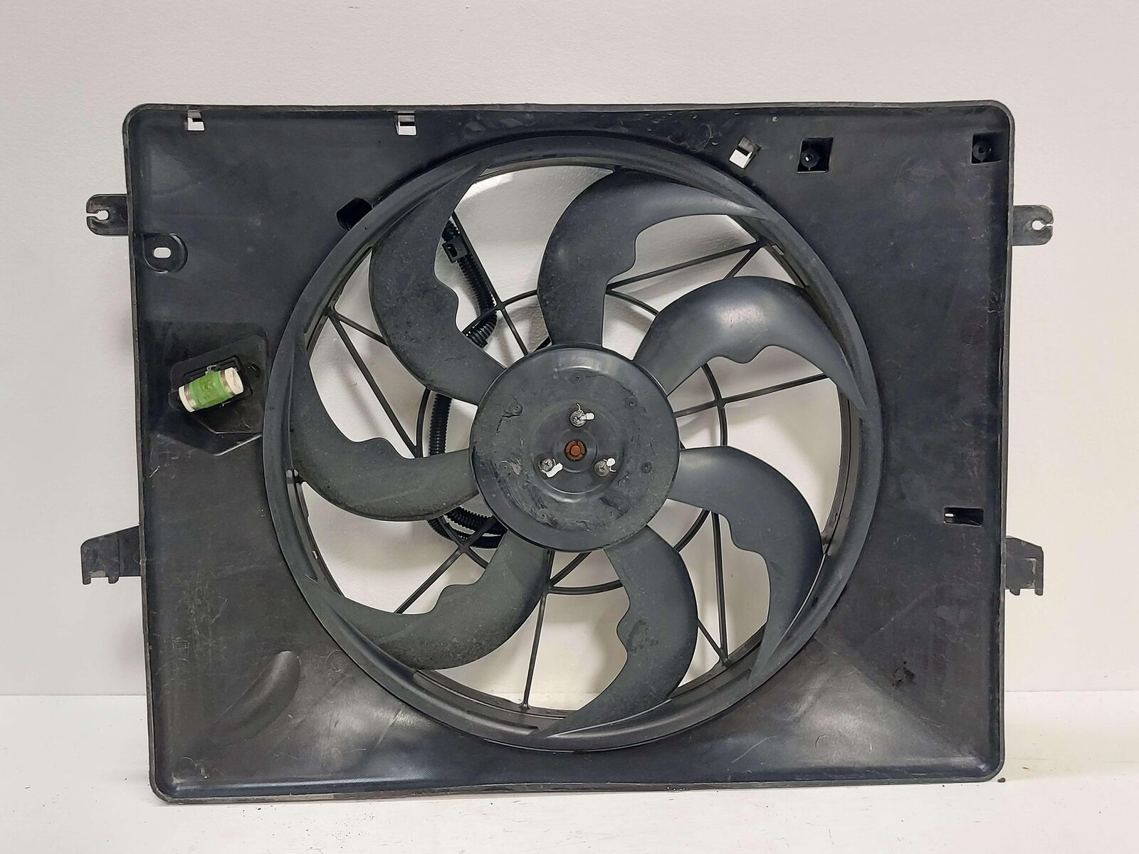 13-14 HYUNDAI GENESIS 2.0L ELECTRIC COOLING FAN W/ MOTOR COUPE 253802M500