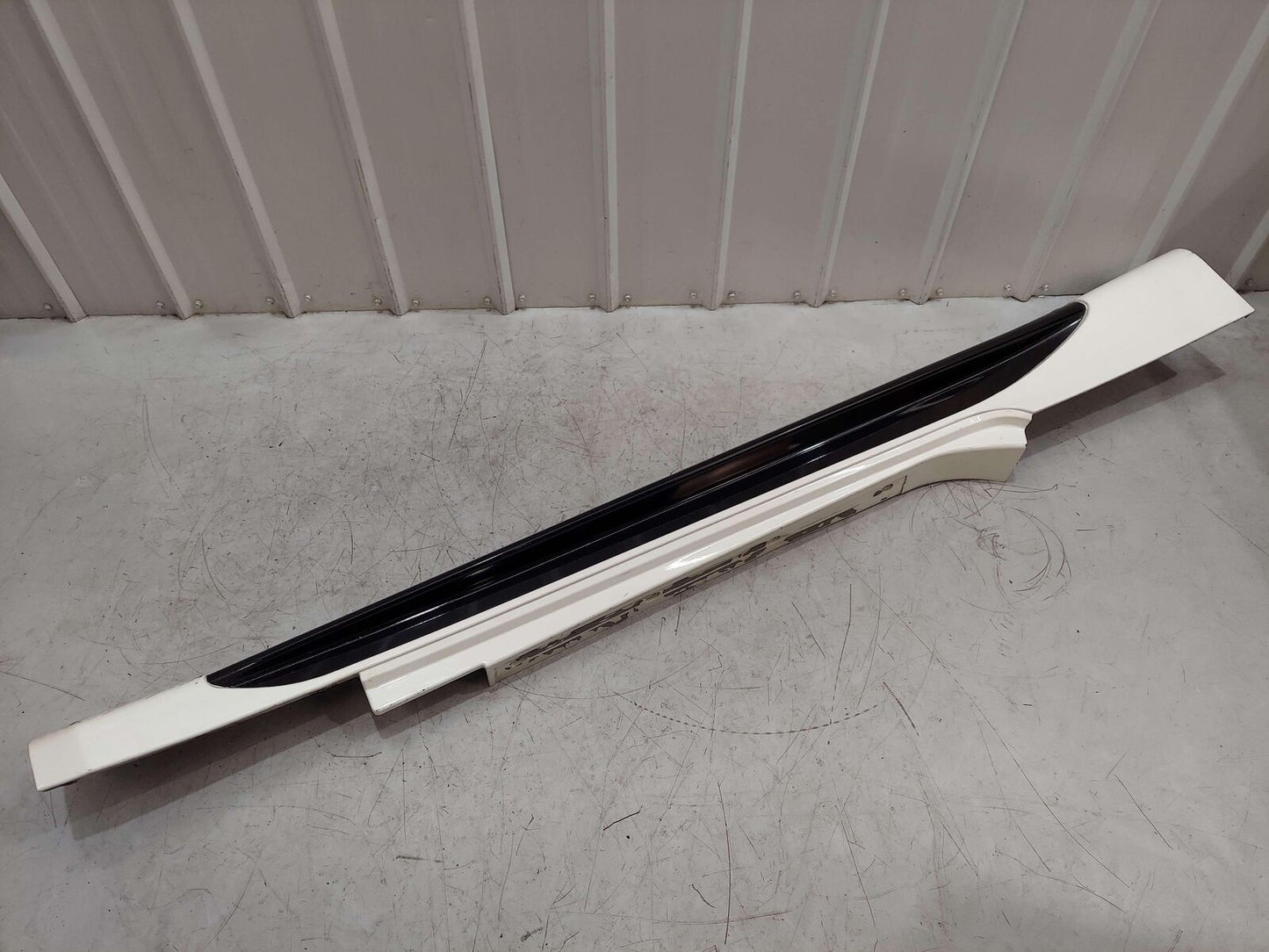 2010 Maserati GranTurismo M145 Coupe RIGHT ROCKER PANEL SIDE SKIRT WHITE