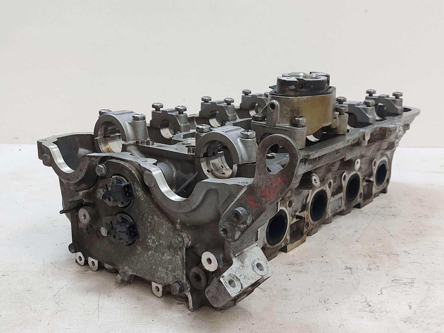 10-14 BMW X6M E71 S63 4.4L TWIN TURBO RIGHT ENGINE CYLINDER HEAD 7586176 S63B44A