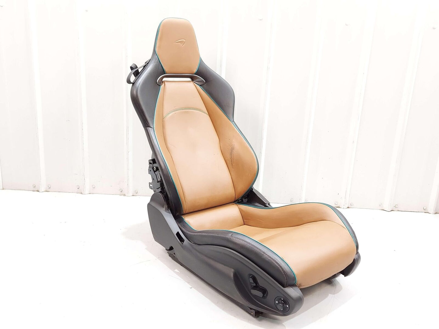 2023 MCLAREN ARTURA FRONT RIGHT SEAT BROWN & BLACK LEATHER POWER *NOTE