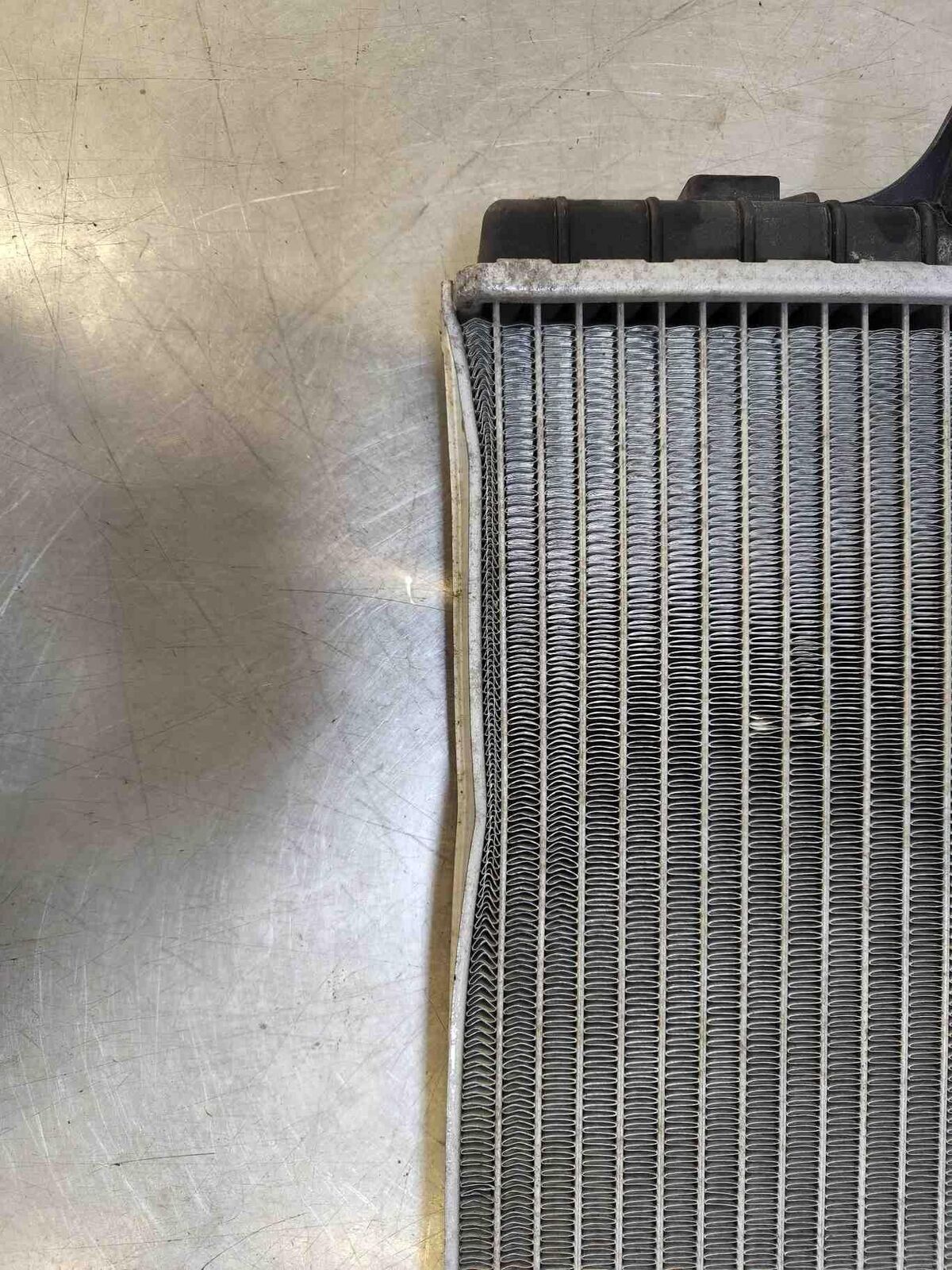 10-19 JAGUAR XJ FRONT Radiator 9W83-8K230-AB 4K KM's