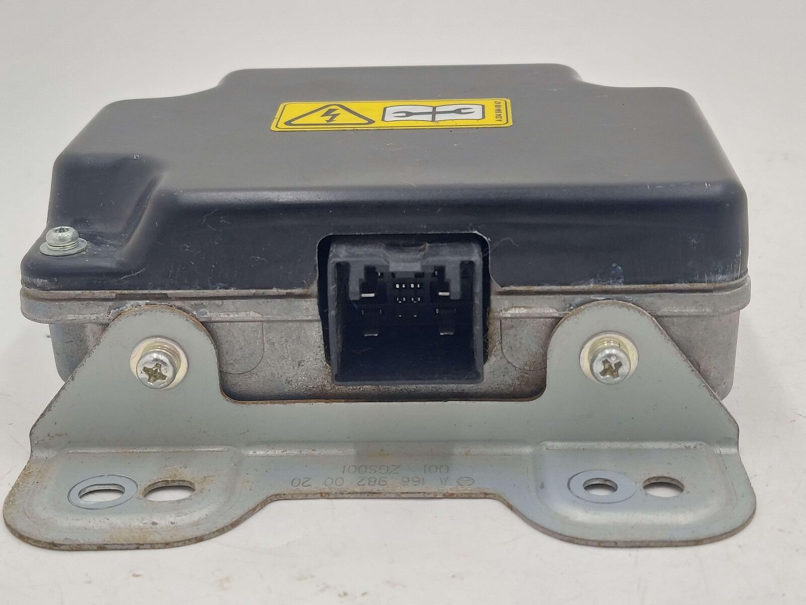 13-14 Mercedes C63 Power Inverter Control Module A1669820020 (Trunk Mounted)