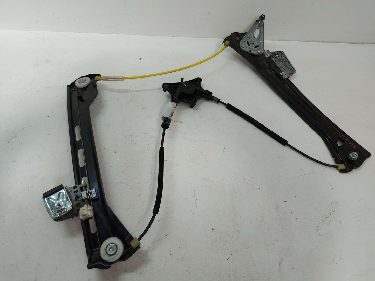 12-18 Mercedes W218 CLS63S AMG FRONT LEFT DOOR WINDOW GLASS REGULATOR 2187200379