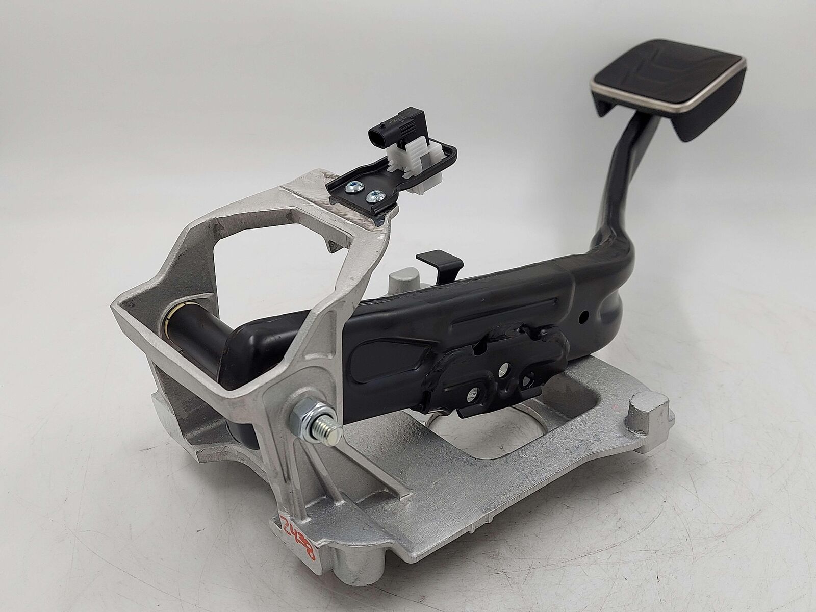 2024 ASTON MARTIN DB12 VOLANTE BRAKE PEDAL LY73-2450-BA