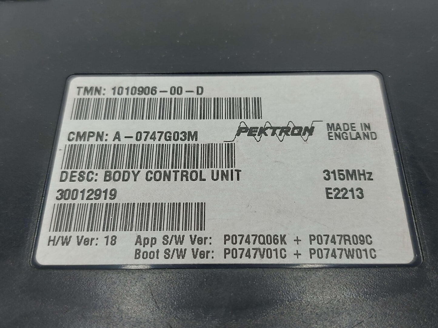 2013 TESLA S 1010906-00-d BCM BODY CONTROL MODULE