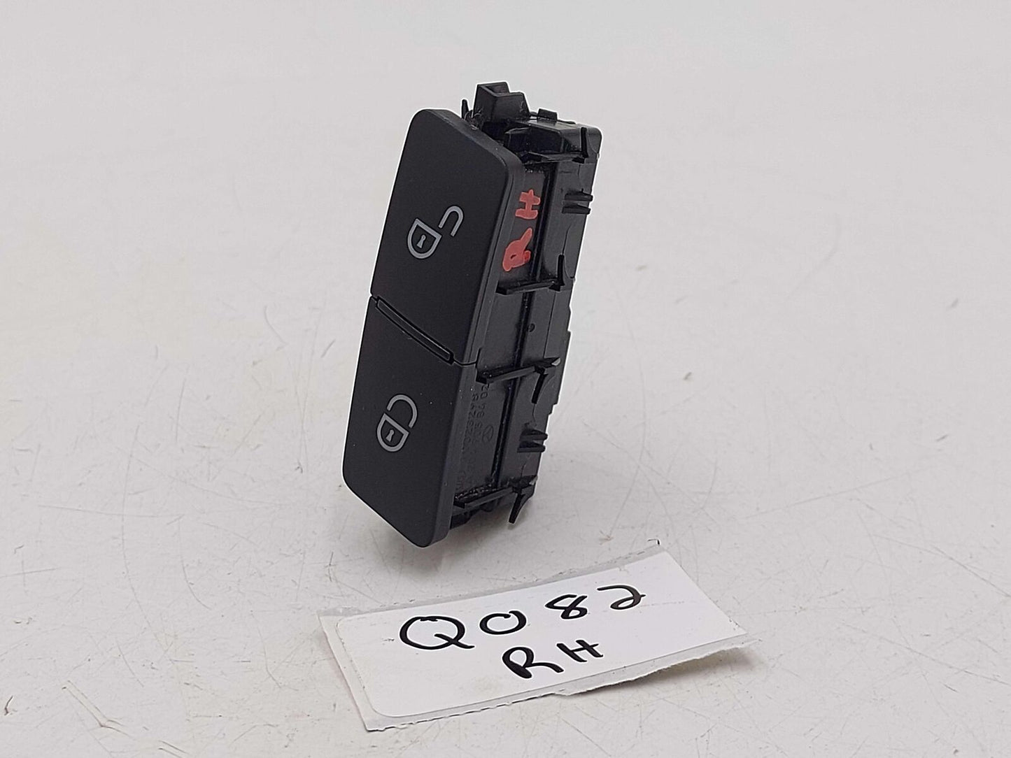 12-15 Mercedes ML63 AMG W166 Front RH Right Door Lock Switch A2049058402