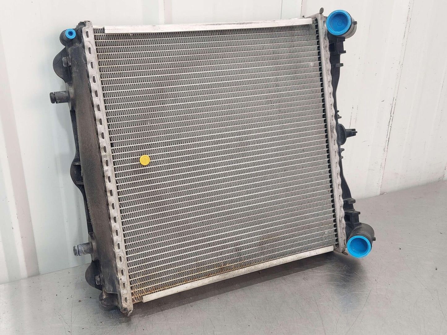 99 00 01 02 03 04 05 PORSCHE 911 996 CARRERA LEFT COOLANT RADIATOR 99610613151