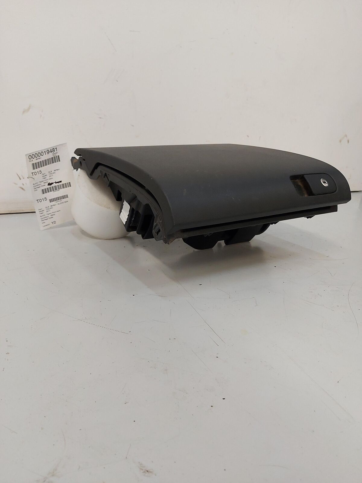 09-18 VW TIGUAN Glove Box Black 5M1857097Q 