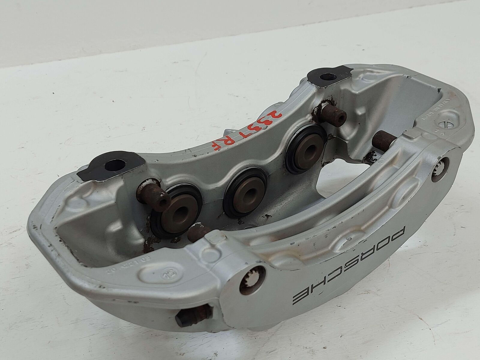 15-16 PORSCHE MACAN 95B S FRONT LEFT BRAKE CALIPER SET R H GRAY *CHIPS IN PAINT*