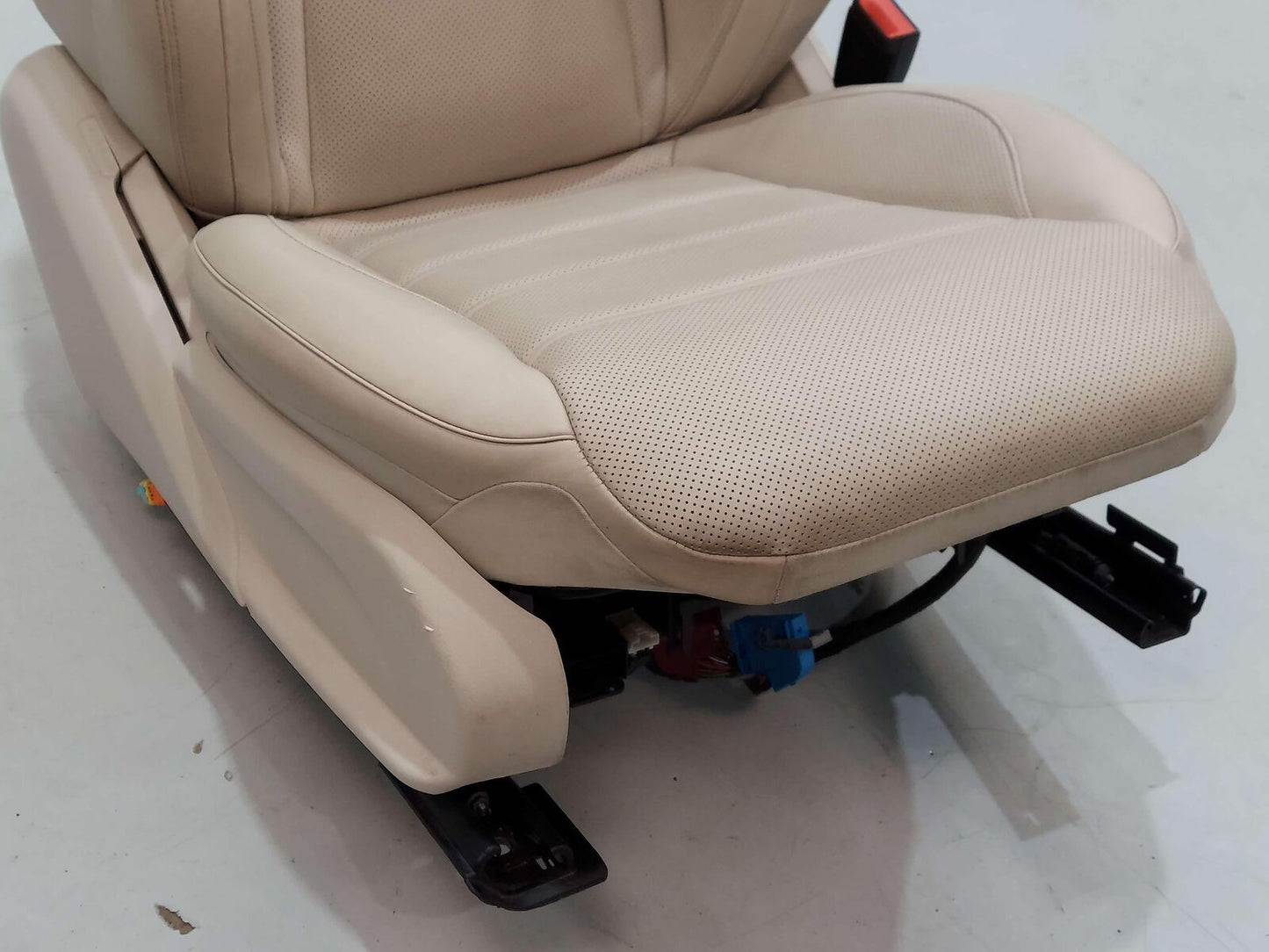 17-20 Mercedes E63s W213 Front RH Right Seat Leather Macchiato Beige 555A *Note*