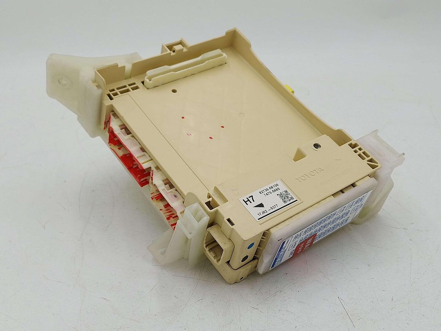 2015 TOYOTA SIENNA FUSE JUNCTION BOX CONTROL MODULE 82730-08130