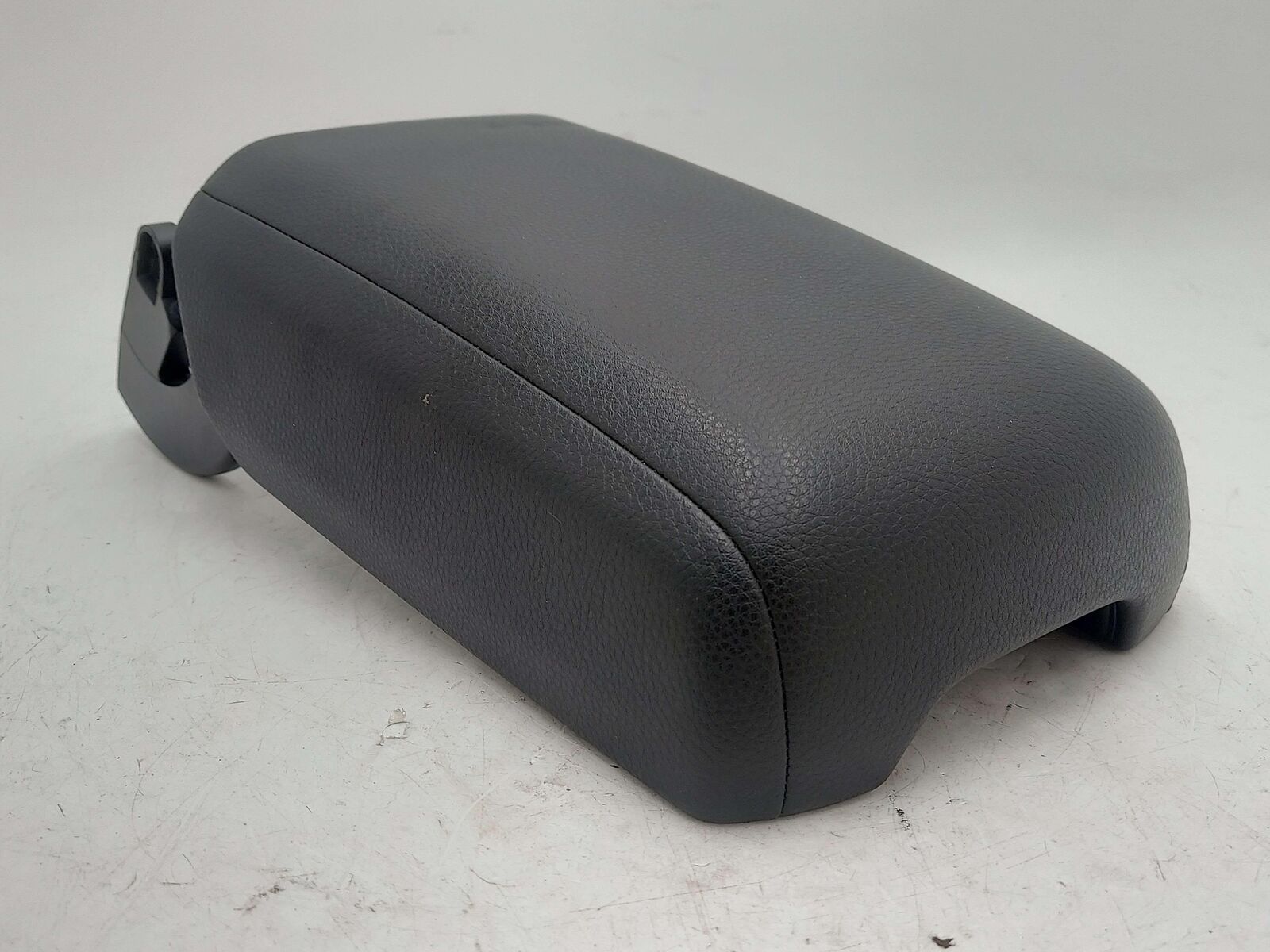 2016 PORSCHE MACAN 95B S CONSOLE LID ARMREST BLACK LEATHERETTE