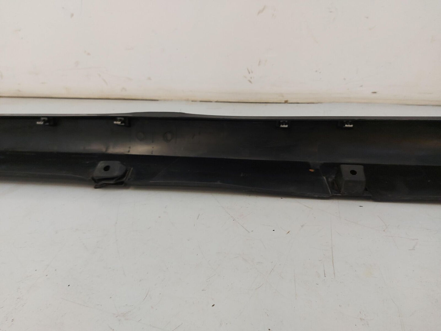 2017 TESLA X Right Rocker Moulding Rh Black 1034219-00-b *Damaged*