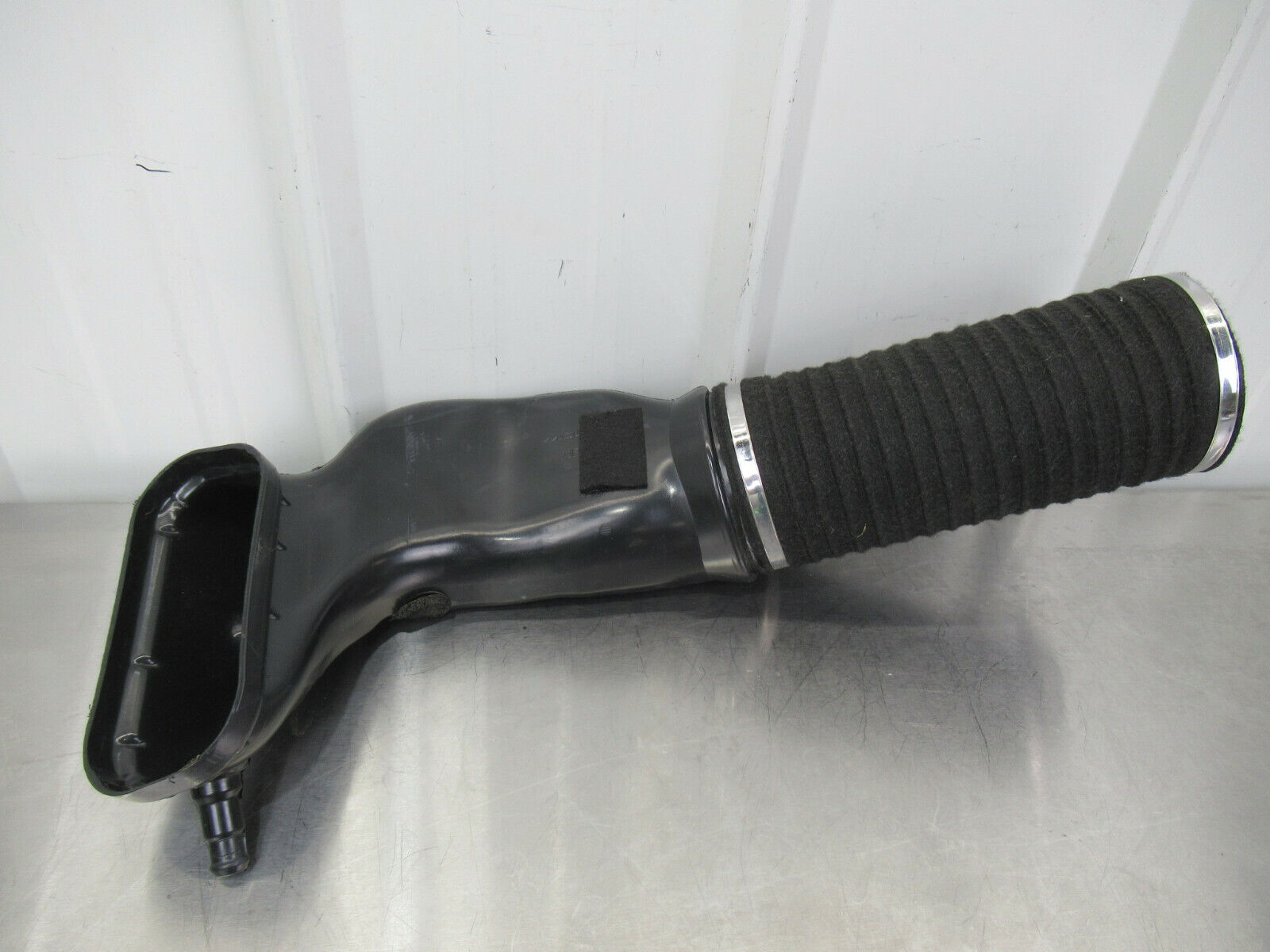 T020 2016 16 MCLAREN 570S LH LEFT INTAKE AIR DUCT TUBE 13F0681CP