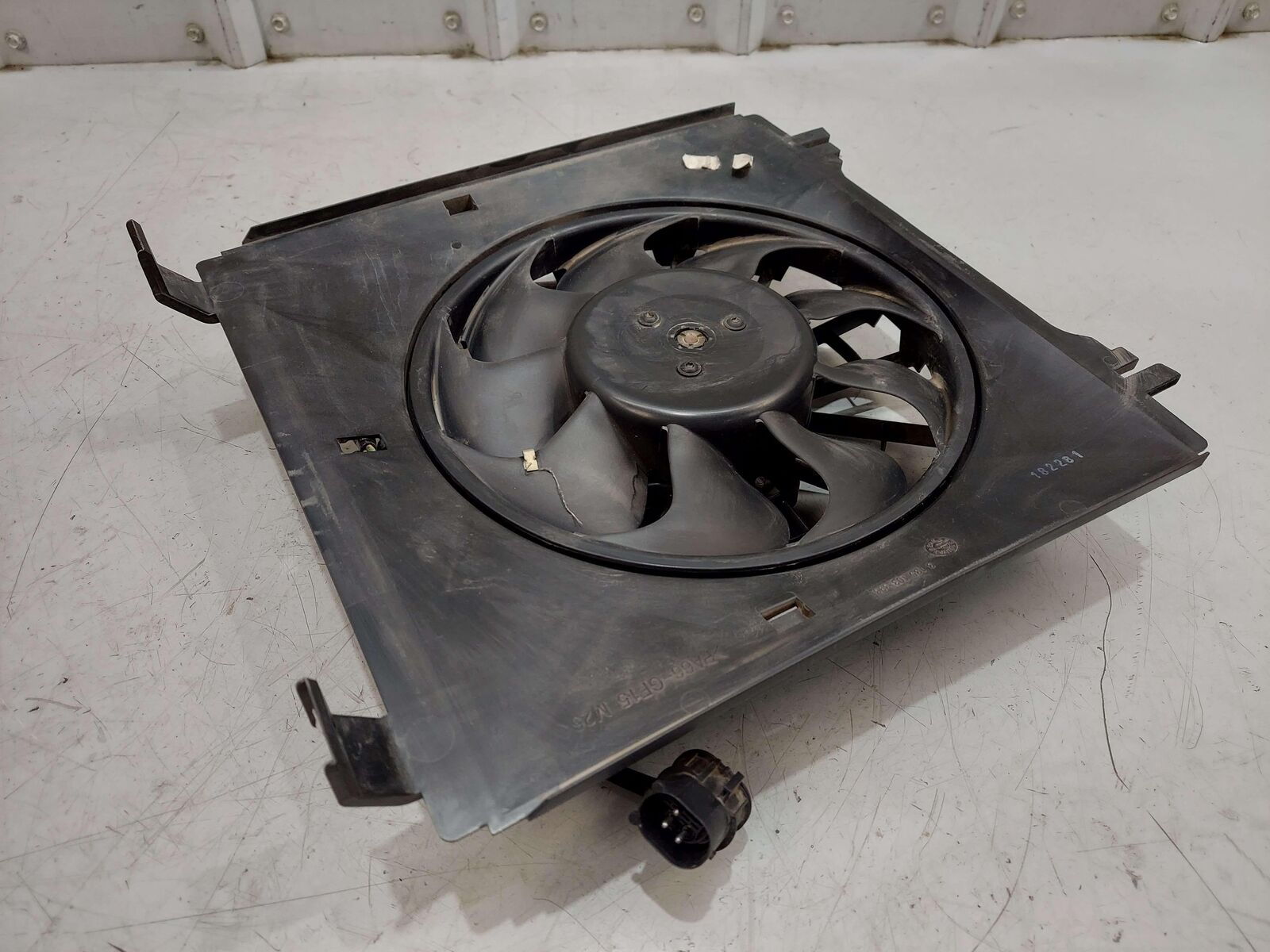 99-05 PORSCHE 911 996 CARRERA FRONT LEFT RADIATOR ELECTRIC COOLING FAN MOTOR