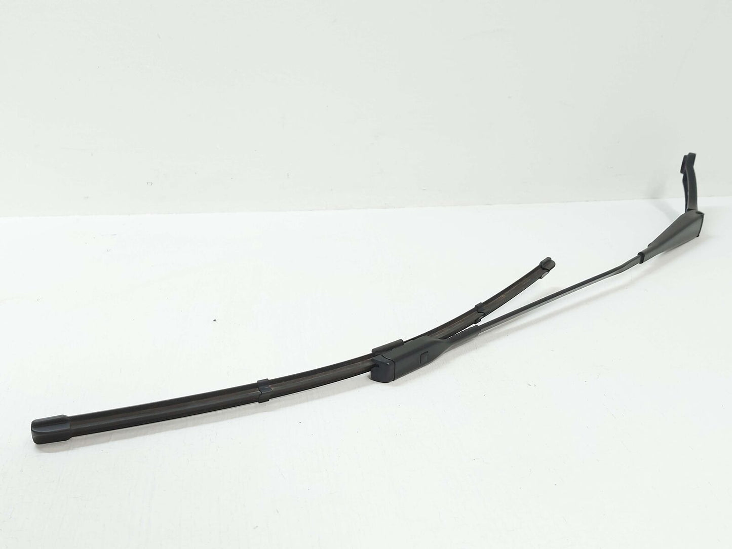 15-24 PORSCHE MACAN 95B S FRONT RIGHT WINDHSIELD WIPER ARM 95B955408