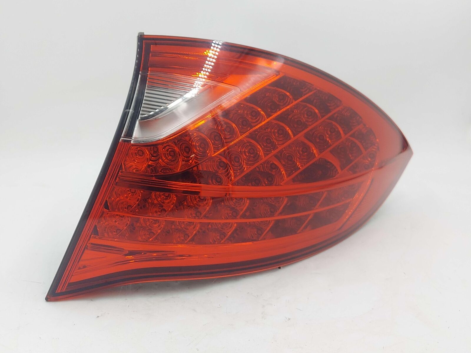 11-14 PORSCHE CAYENNE HYBRID S RIGHT TAIL LIGHT LAMP OUTER QUARTER MOUNTED