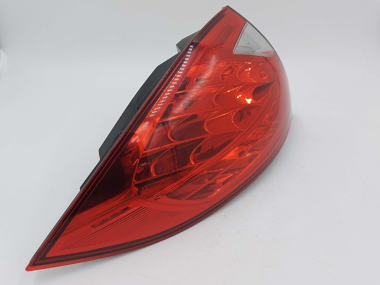 11-14 PORSCHE CAYENNE 92A TURBO LEFT OUTER TAIL LIGHT LAMP 7P5945095AA