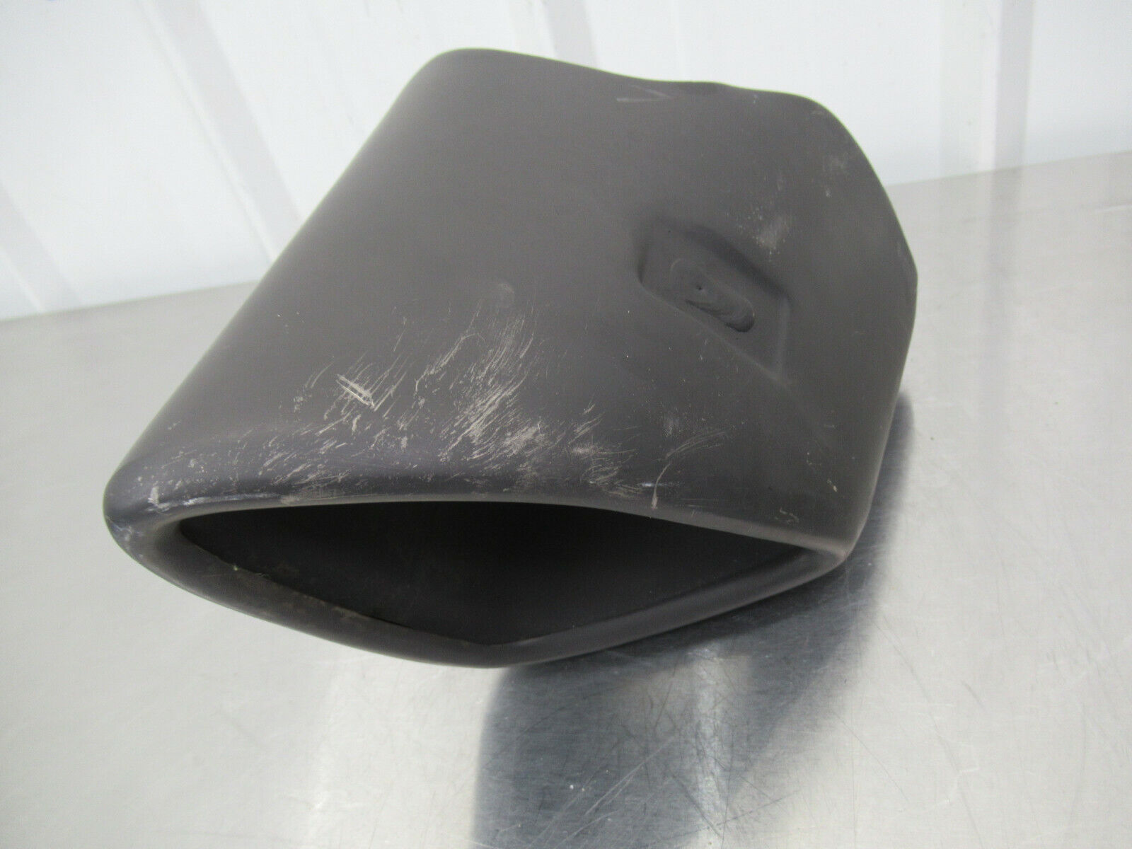 T020 2016 16 MCLAREN 570S LH LEFT EXHAUST MUFFLER TIP DENTED