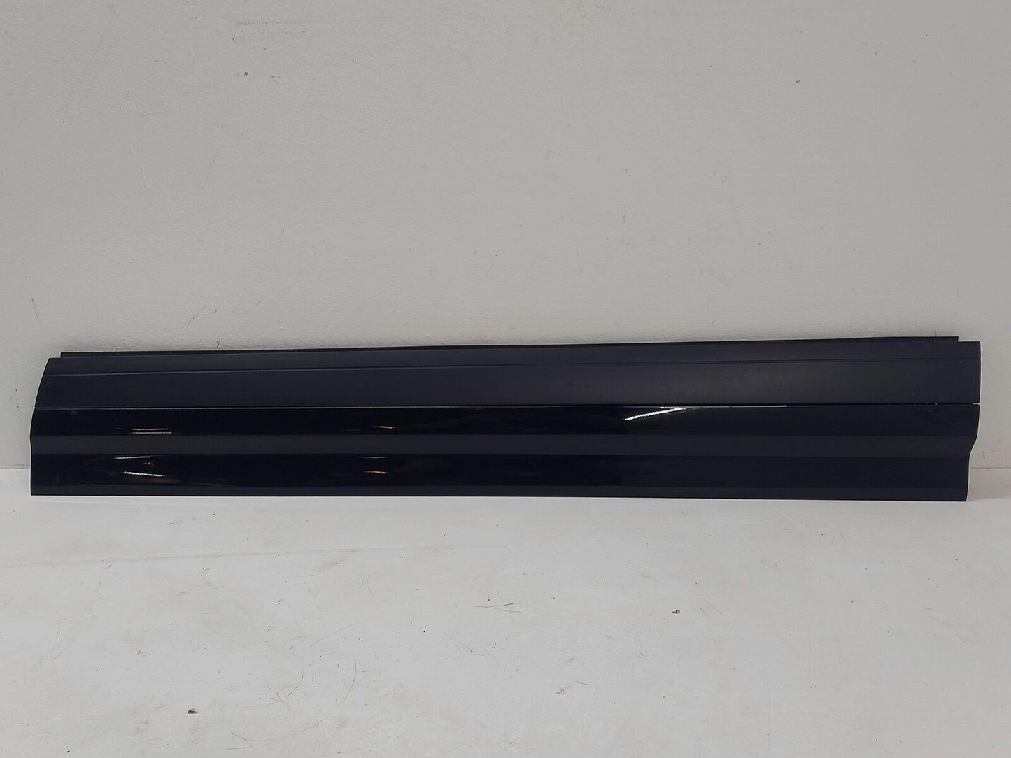 11-18 PORSCHE CAYENNE 958 S E-HYBRID FRONT RIGHT DOOR MOULDING BLACK