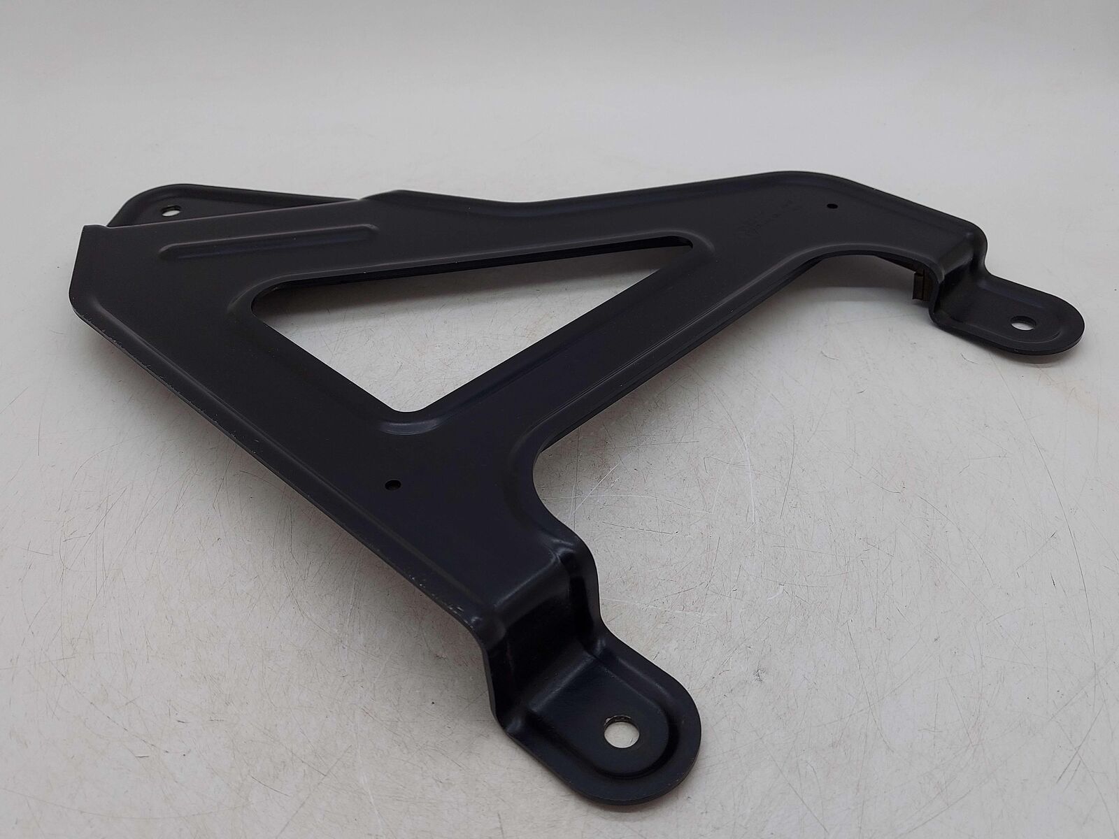 2018 LAMBORGHINI AVENTADOR S LP740-4 RIGHT LOWER FUEL TANK SUPPORT BRACKET