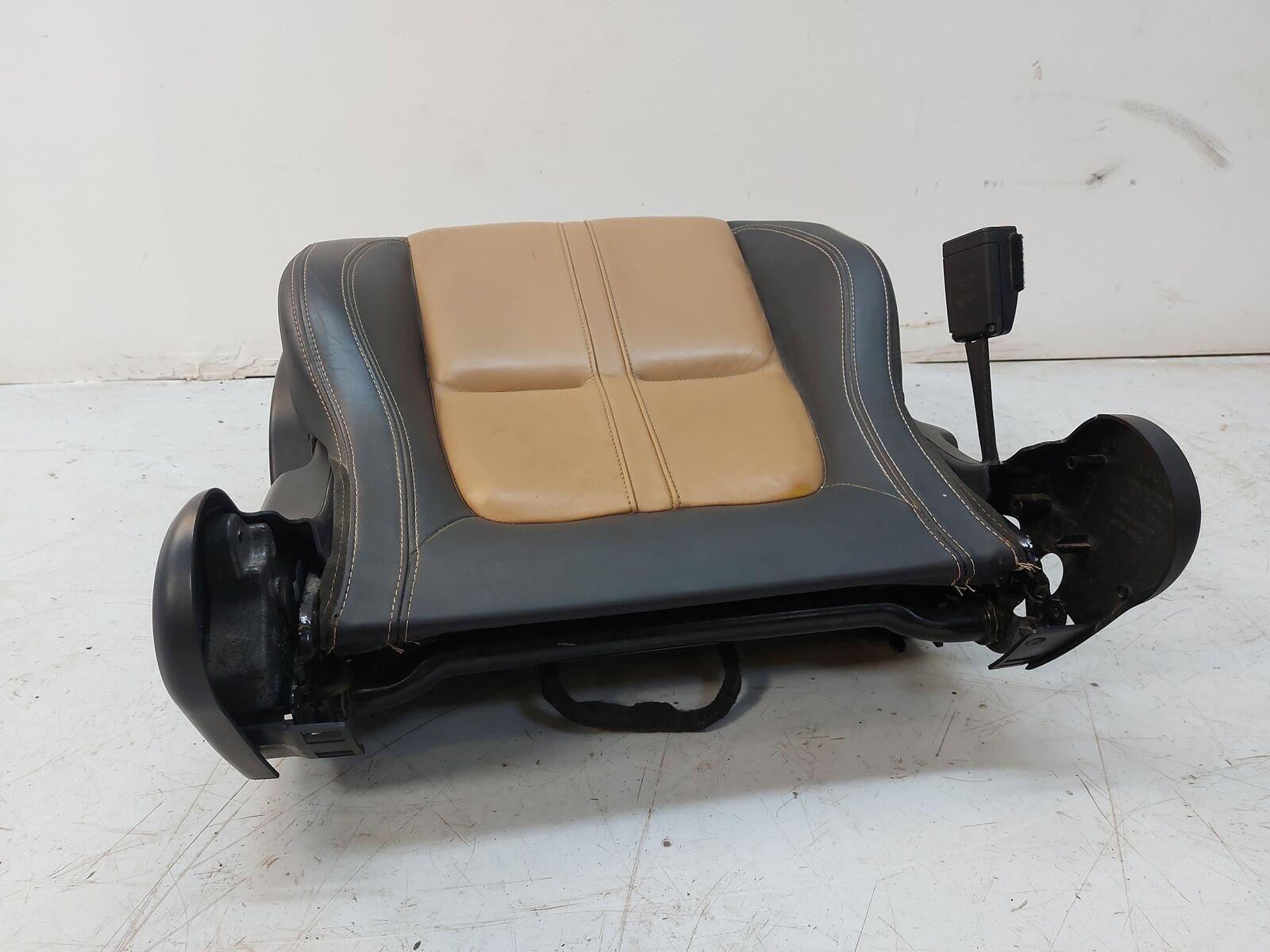 15-17 Jaguar F-Type Front Left Seat Base W/ Cushion *Notes* Brown/Tan BJ32-66411