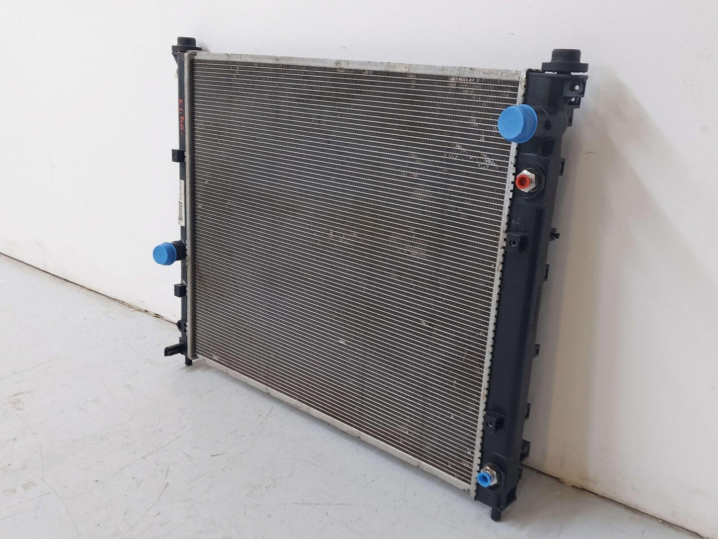 07-10 Cadillac STS 4.6L Radiator 25891016 Base *Fins Bent*