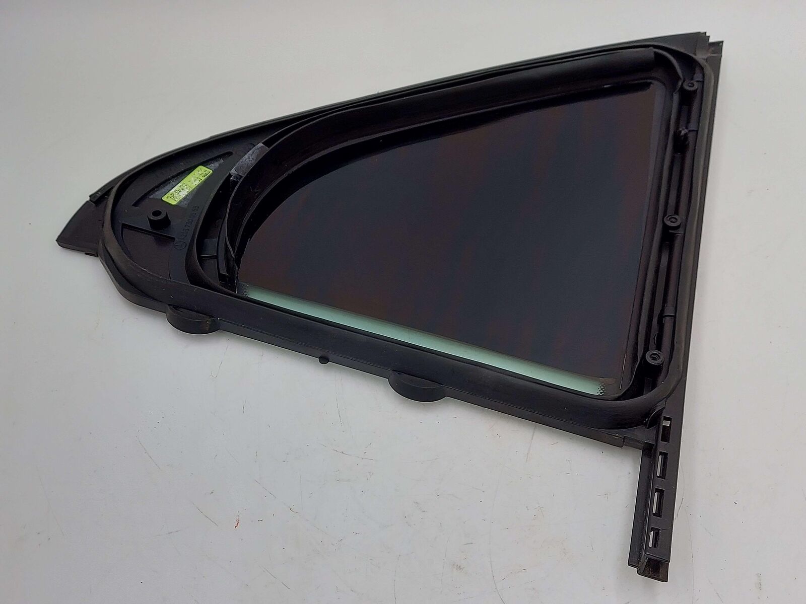 15-21 MERCEDES C63S AMG W205 SEDAN REAR LEFT VENT GLASS WINDOW A2057300555