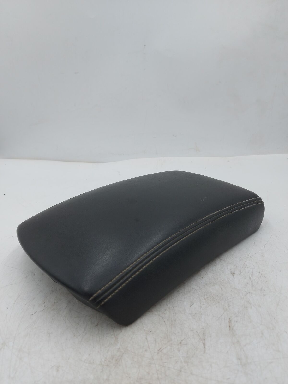 17-19 Infiniti Q60 Front Floor Console Lid Black