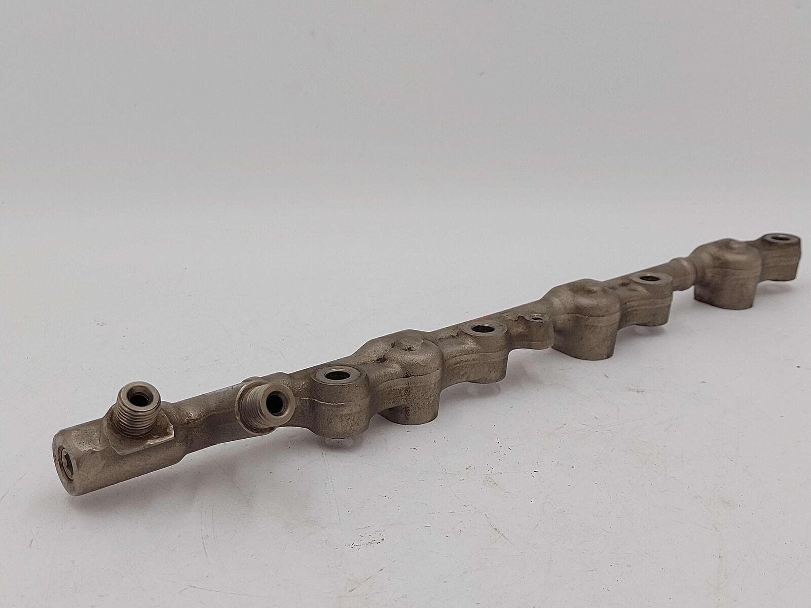 2018 TOYOTA TACOMA 3.5L RH RIGHT LOWER FUEL INJECTION INJECTOR RAIL 2GRFKS