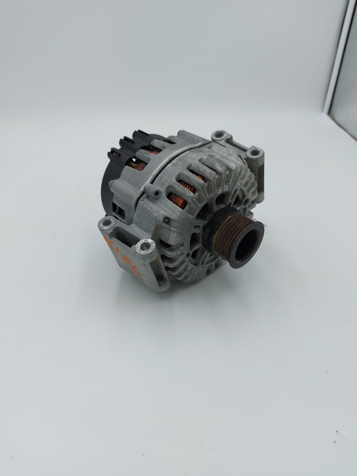 14 15 16 MERCEDES E250 Alternator A0009067802