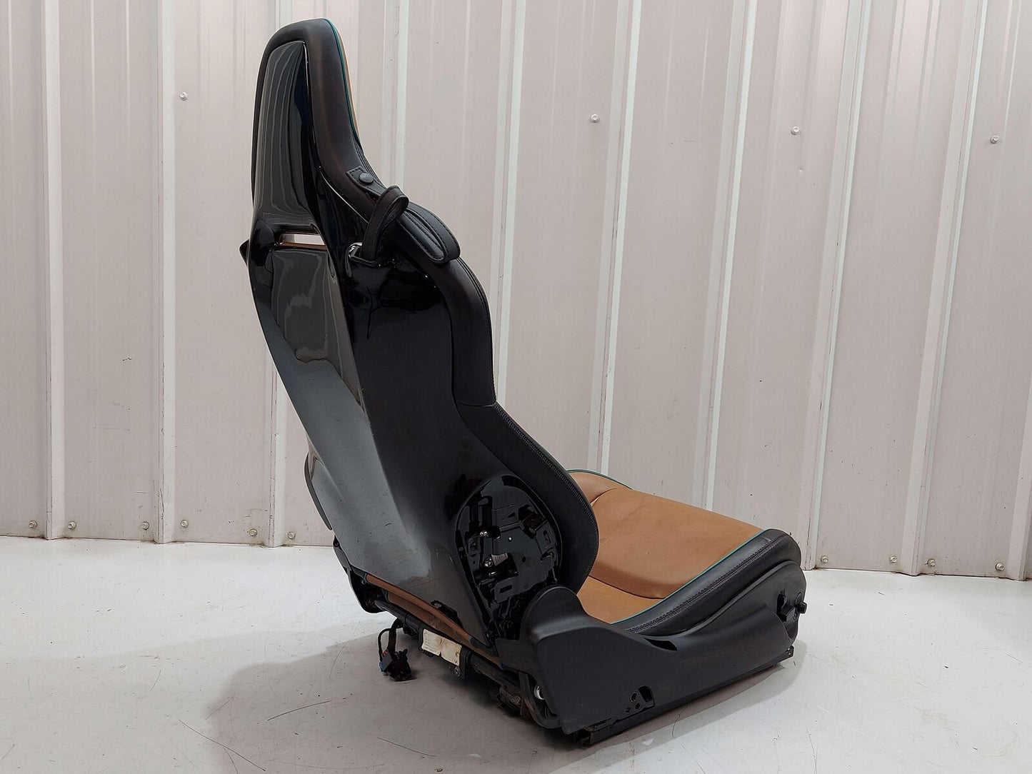 2023 MCLAREN ARTURA FRONT RIGHT SEAT BROWN & BLACK LEATHER POWER *NOTE