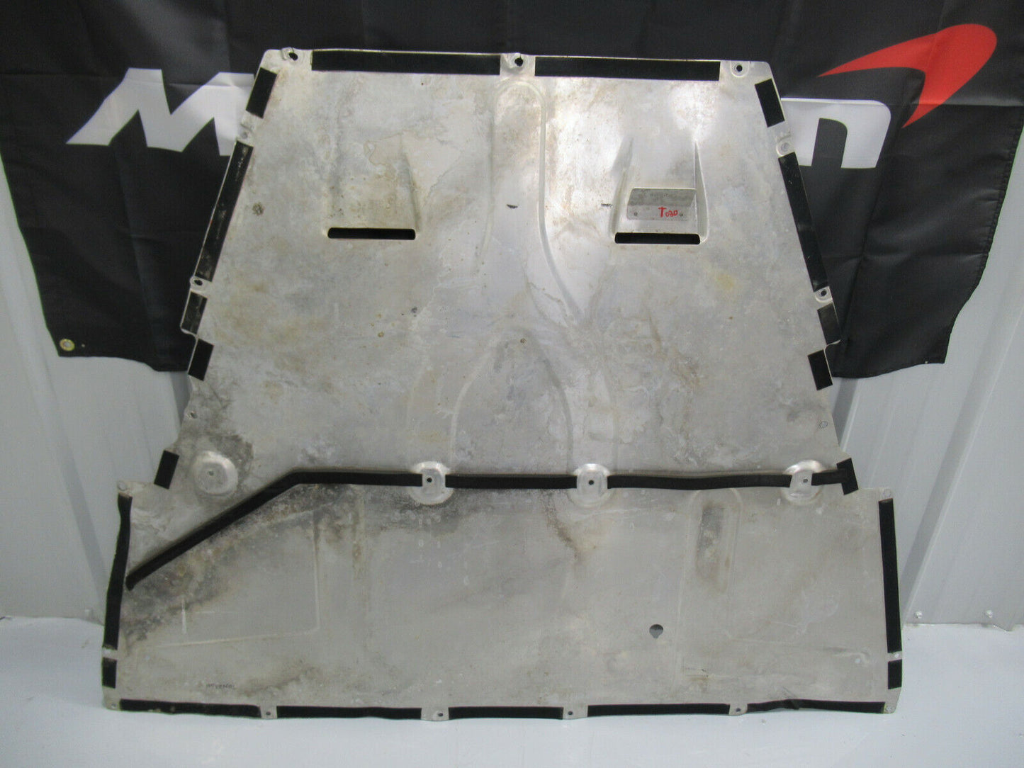 T020 2016 16 MCLAREN 570S REAR SKID PLATE COVER 11A3815CP