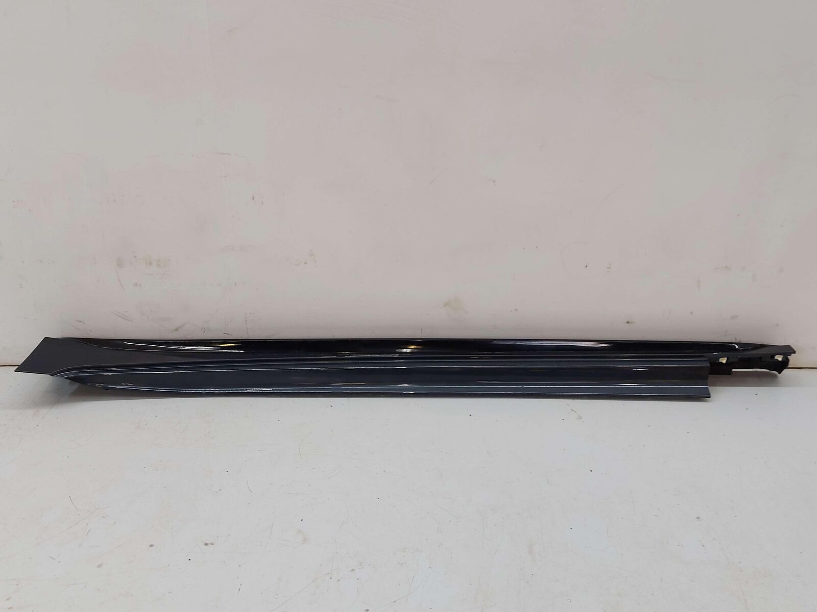 20-23 CADILLAC CT5 LEFT ROCKER PANEL SIDE SKIRT MOULDING BLACK 84760105