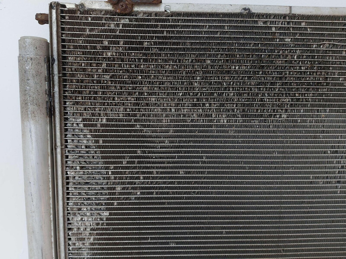 04-10 TOYOTA SIENNA AC A/C AIR CONDITIONING CONDENSER 640405 *FINS BENT*