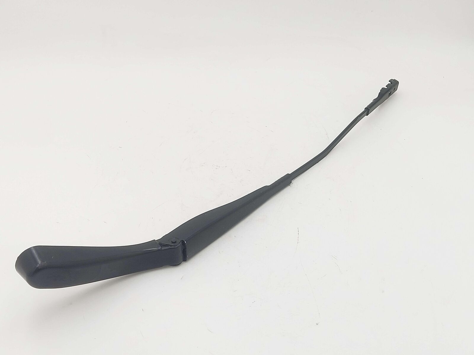 15-23 MERCEDES C63S AMG W205 SEDAN LEFT WIPER ARM 2058205200