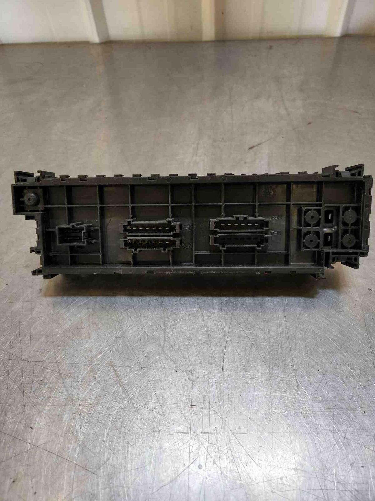 2014 MERCEDES GL CLASS A1665402350 Under Seat Fuse Box