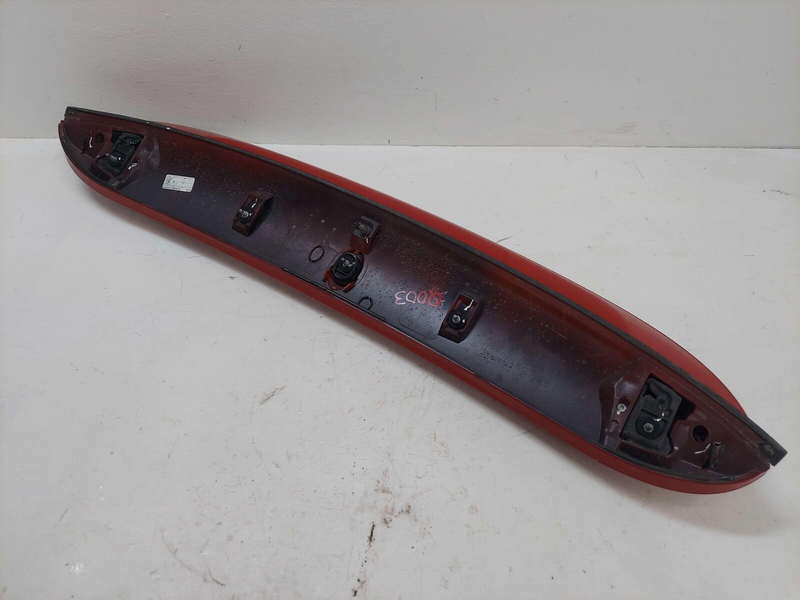 07-12 MINI COOPER REAR SPOILER RED HATCHBACK 51622753758 *SCRATCHED CHIPPED*