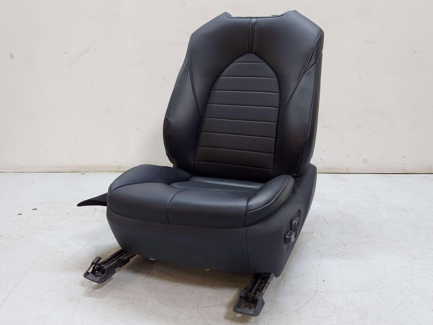 20-22 Toyota Highlander Front LH Left Bucket Seat Black EB20 Softex *Notes*