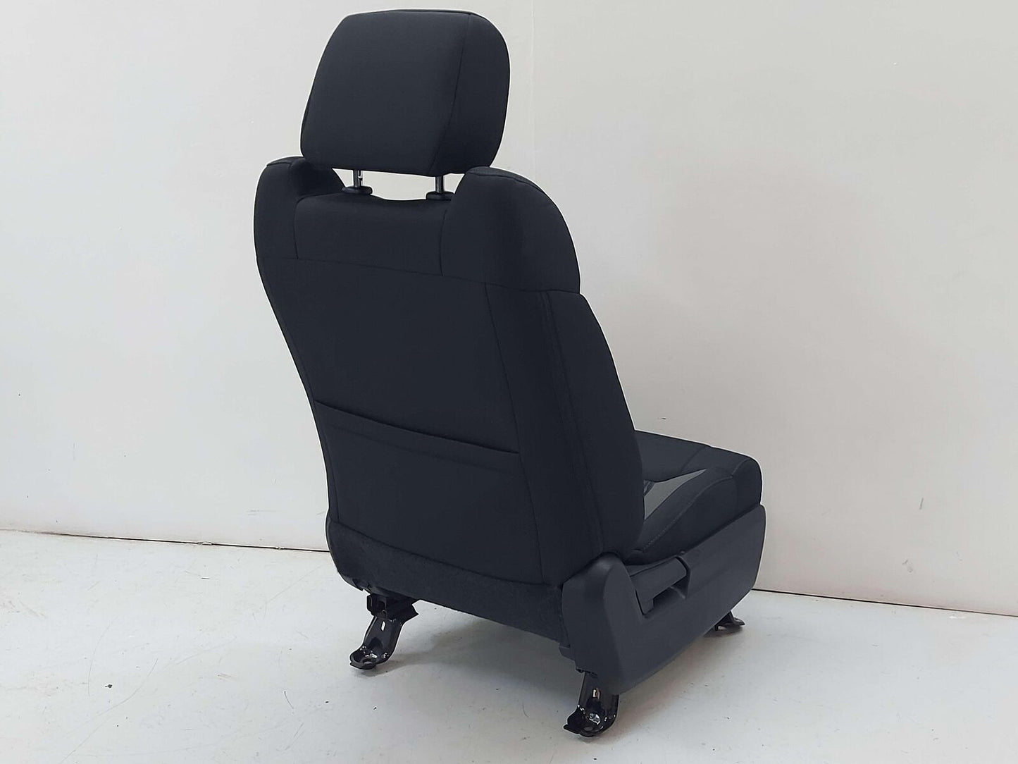 14-21 TOYOTA TUNDRA SR5 FRONT RIGHT SEAT BLACK & GRAY FC20 CLOTH