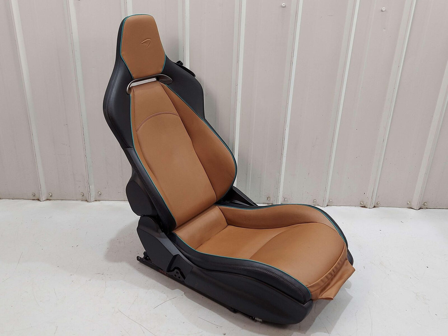 2023 MCLAREN ARTURA FRONT LEFT SEAT BROWN & BLACK LEATHER POWER *NOTE