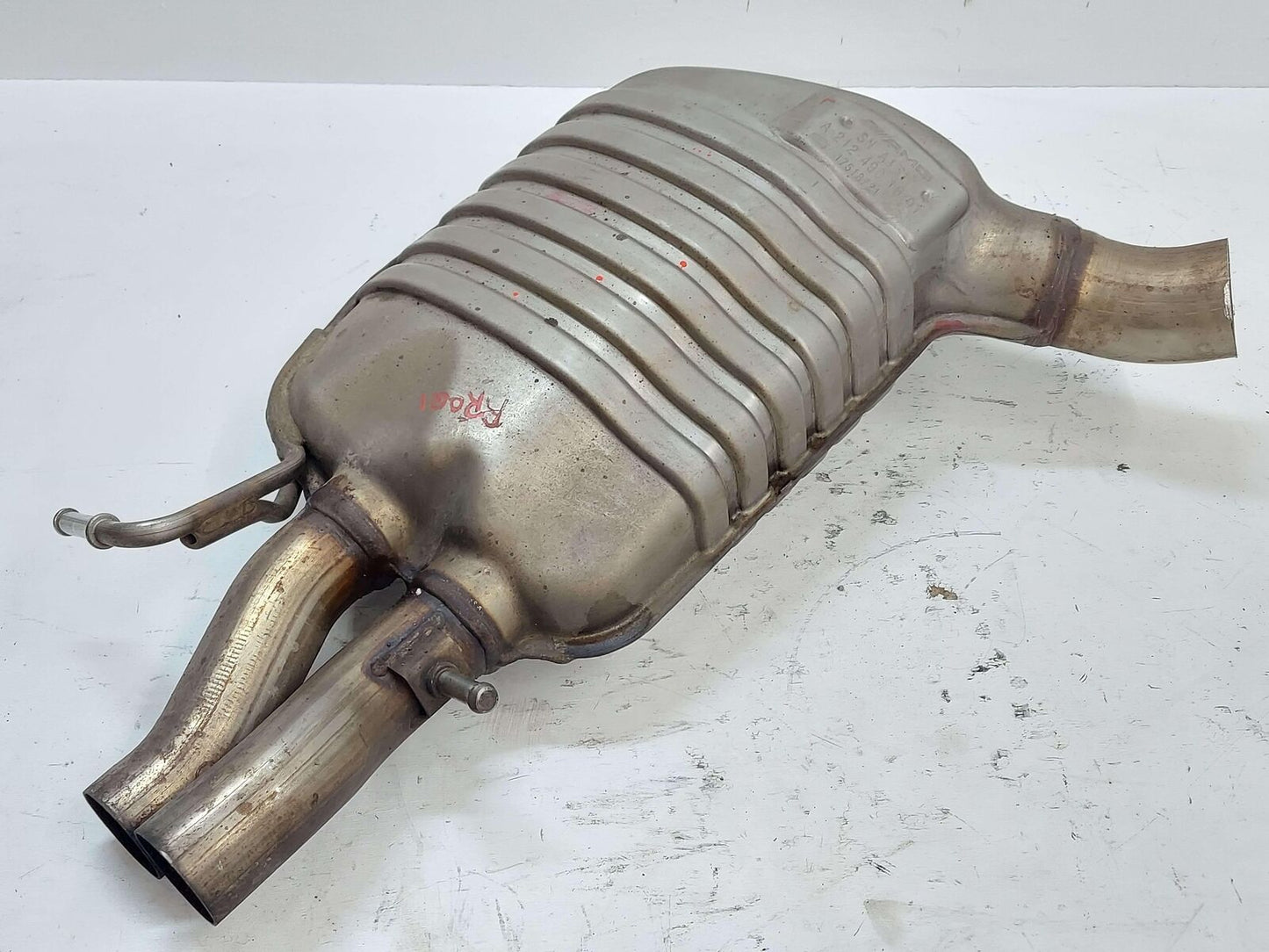 14-16 MERCEDES E63s AMG W212 S212 LEFT EXHAUST MUFFLER A2124901601